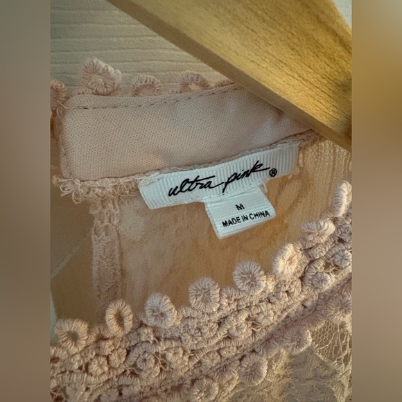 Ultra Pink long sleeve high neck lace pink top size medium lined - Picture 4 of 11